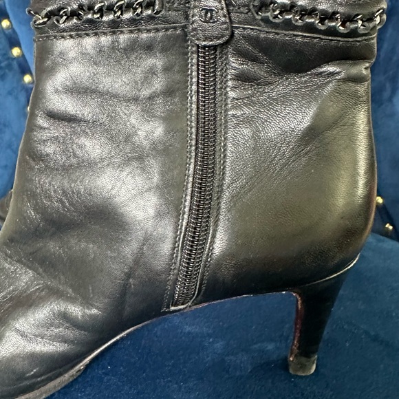 Chanel Vintage Women’s Boots - Picture 4 of 11
